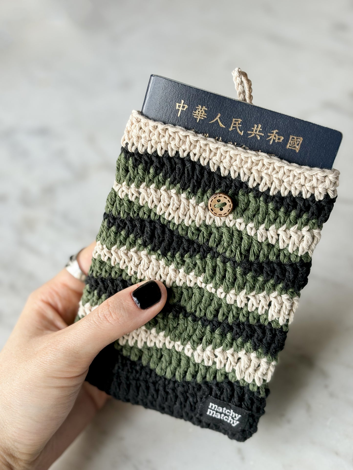 Wavy passport Sleeve 04 Ripe Avocado
