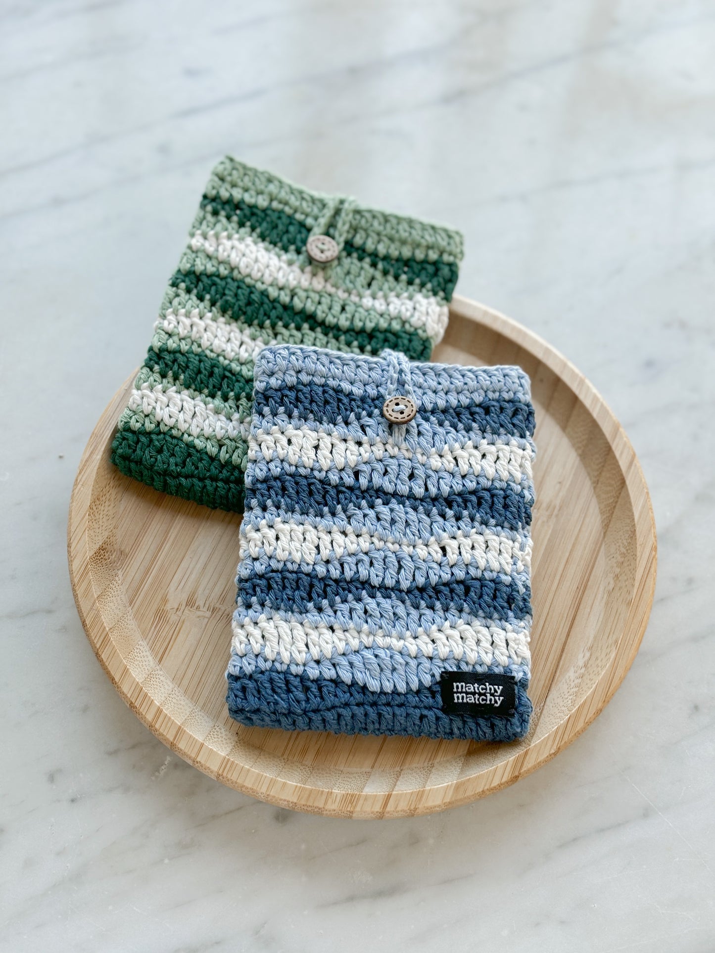 Wavy passport Sleeve 01 SEA