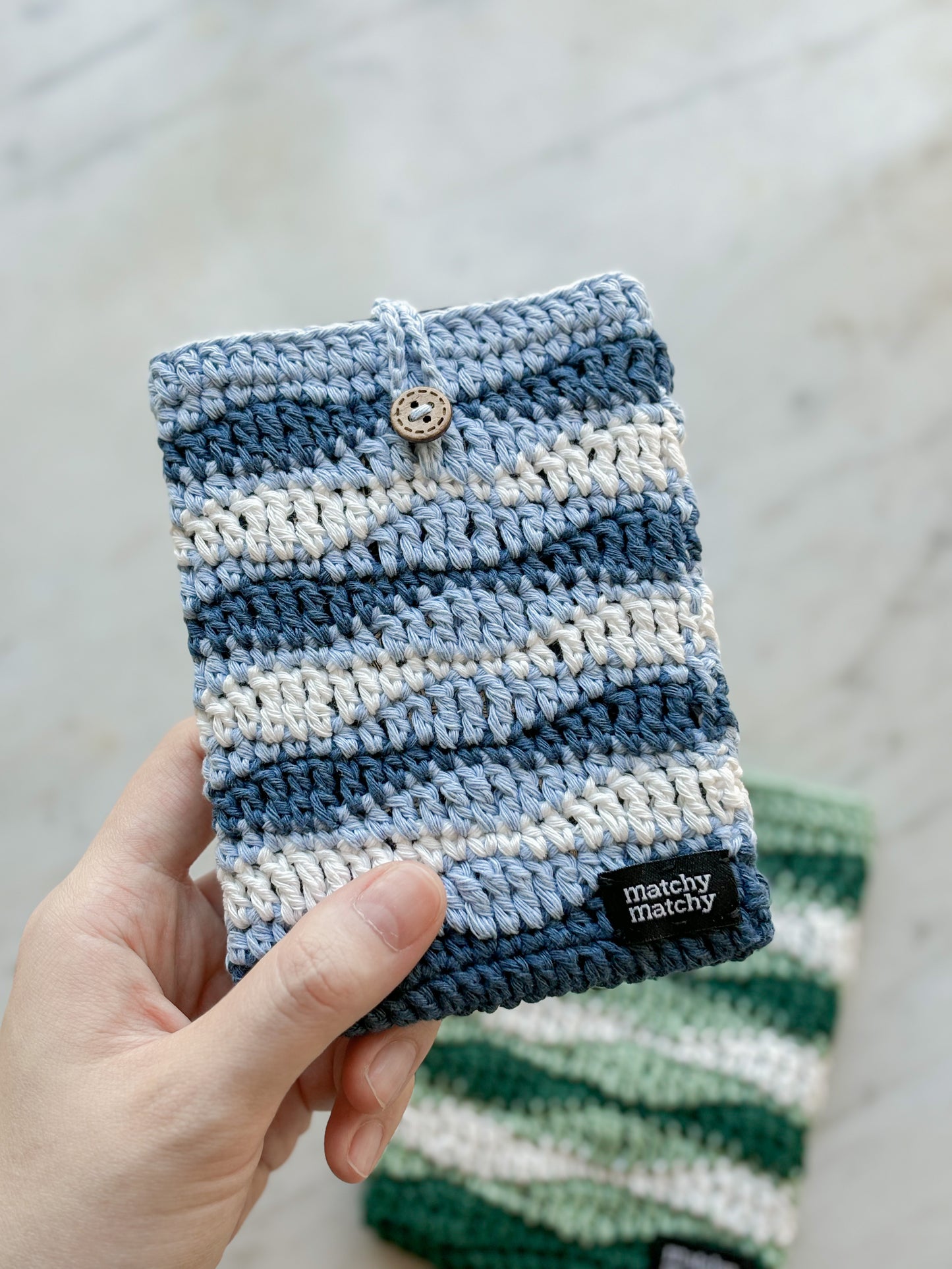 Wavy passport Sleeve 01 SEA
